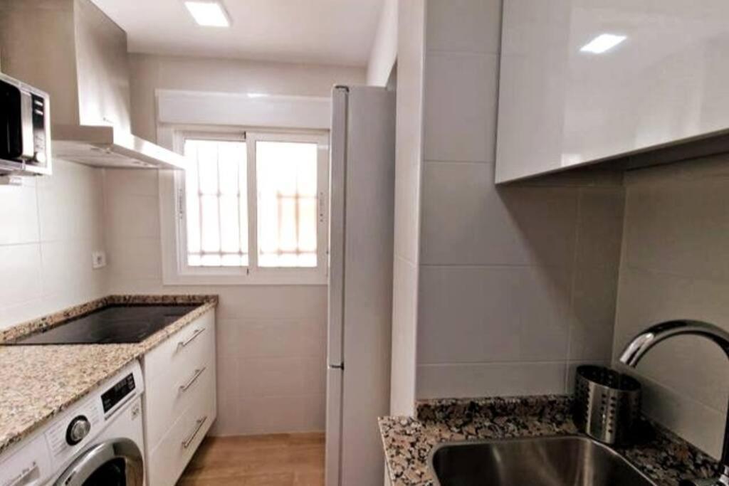 Moderno Apartamento Sevilla Zona Nervion. Wifi/Ac Sevilha Exterior foto