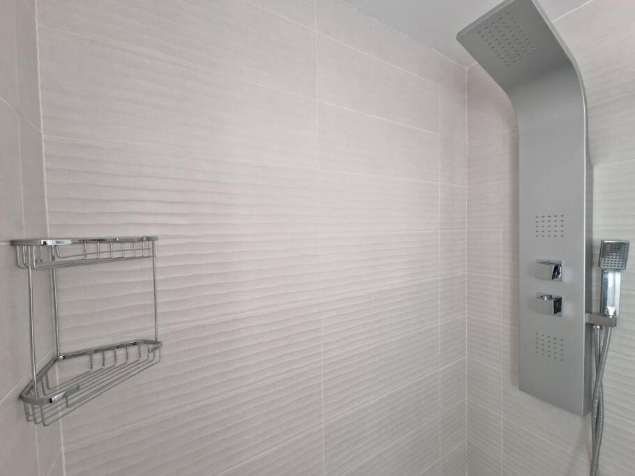 Moderno Apartamento Sevilla Zona Nervion. Wifi/Ac Sevilha Exterior foto